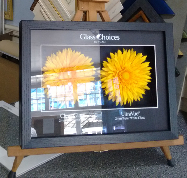 Antiglare clear glass for picture frames